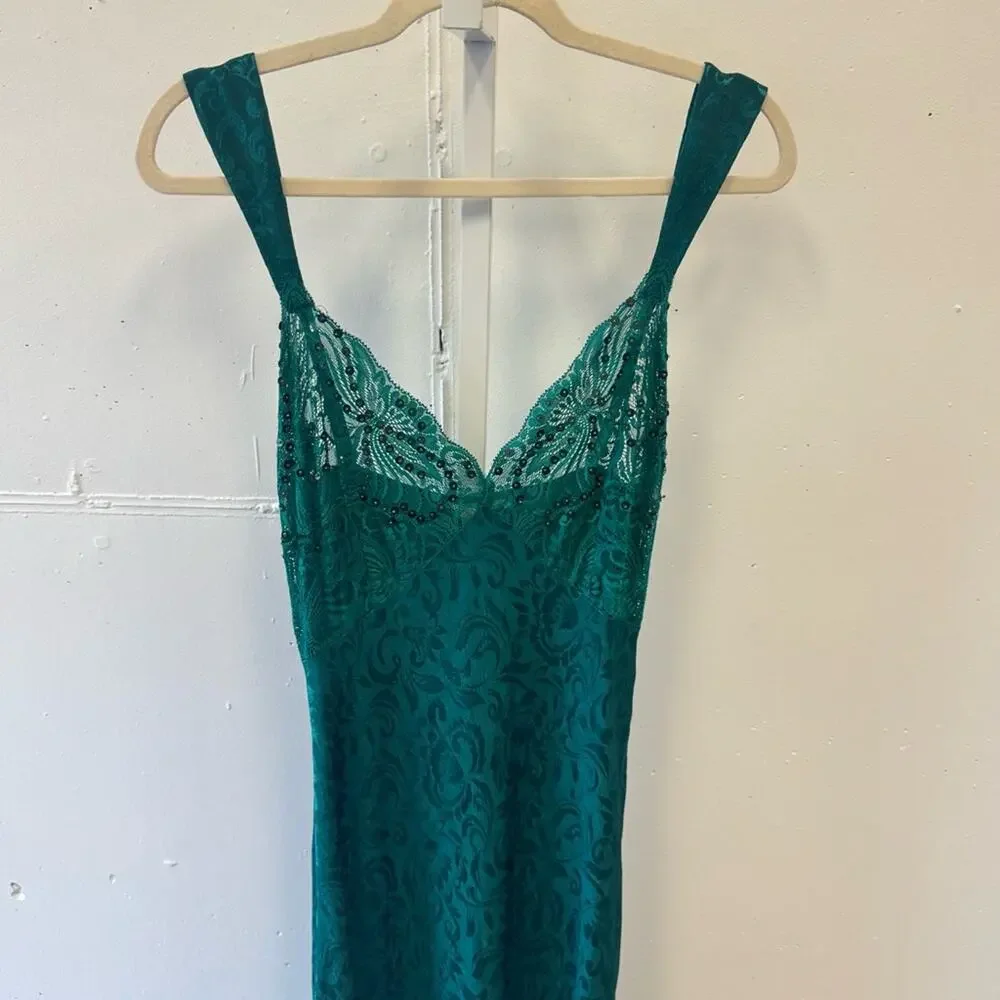 Vintage Victoria’s Secret Emerald Green Lace Sequin Midi Slip‎ Large